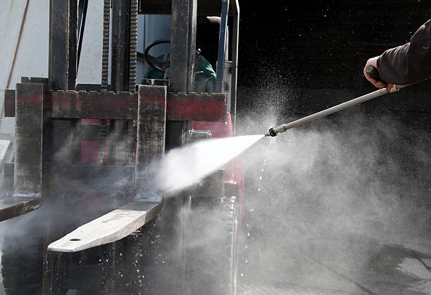 Best Driveway Pressure Washing  in Garberville, CA